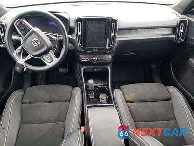 Zdjęcie 8 z 14 samochodu: 2023 VOLVO XC40 RECHARGE PLUS VIN:YV4ED3UL0P2071338 - miniatura