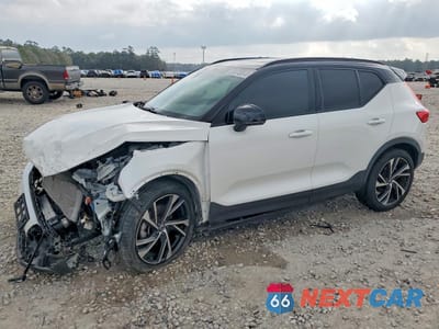 2021 VOLVO XC40 T5 R-DESIGN YV4162UM0M2613299 - główne zdjęcie licytacji z USA - miniatura