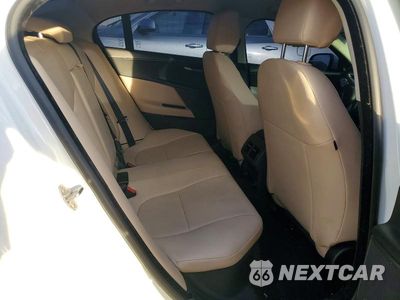 Zdjęcie 10 z 11 samochodu: 2018 JAGUAR XE VIN:SAJAR4FX4JCP27312 - miniatura