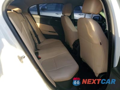 Zdjęcie 10 z 12 samochodu: 2018 JAGUAR XE VIN:SAJAR4FX4JCP27312 - miniatura