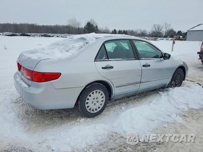 Trzecie zdjęcie samochodu z tyłu: 2005 HONDA ACCORD DX VIN:1HGCM56135A147155 - miniatura
