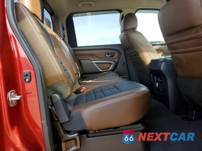 Zdjęcie 10 z 11 samochodu: 2016 NISSAN TITAN XD 4WD V8 TDSL 5.0L PLATINUM VIN:1N6BA1F40GN510333 - miniatura