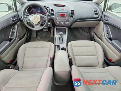 Zdjęcie 8 z 13 samochodu: 2014 KIA FORTE LX VIN:KNAFX4A65E5059861 - miniatura
