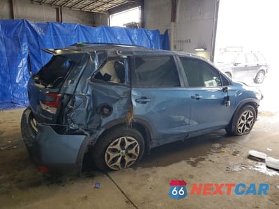 Trzecie zdjęcie samochodu z tyłu: 2019 SUBARU FORESTER PREMIUM VIN:JF2SKAEC9KH429588 - miniatura