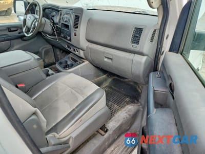 Zdjęcie 8 z 12 samochodu: 2013 NISSAN NV2500 UTILITY / SERVICE VAN VIN:1N6AF0LY6DN101375 - miniatura