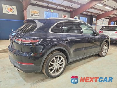Trzecie zdjęcie samochodu z tyłu: 2019 PORSCHE CAYENNE VIN:WP1AA2AY6KDA10026 - miniatura