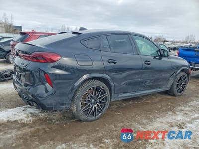 Trzecie zdjęcie samochodu z tyłu: 2020 BMW X6 M VIN:5YMCY0C0XL9D21538 - miniatura