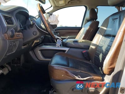 Zdjęcie 7 z 11 samochodu: 2019 NISSAN TITAN XD SL VIN:1N6BA1F46KN519613 - miniatura