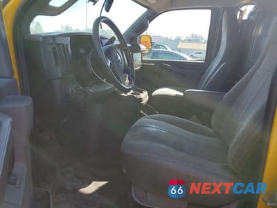 Zdjęcie 7 z 13 samochodu: 2020 CHEVROLET EXPRESS G2500 - CARGO VAN VIN:1GCWGAFP0L1156957 - miniatura