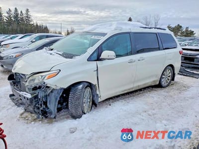 2017 TOYOTA SIENNA XLE 5TDDZ3DC3HS176532 - główne zdjęcie licytacji z USA - miniatura
