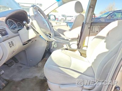 Zdjęcie 7 z 14 samochodu: 2005 TOYOTA SIENNA CE VIN:5TDZA23C25S336775 - miniatura