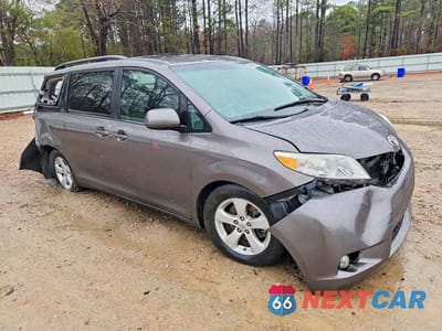 Czwarte zdjęcie samochodu z boku: 2017 TOYOTA SIENNA LE 8-PASSENGER VIN:5TDKZ3DC7HS788756 - miniatura