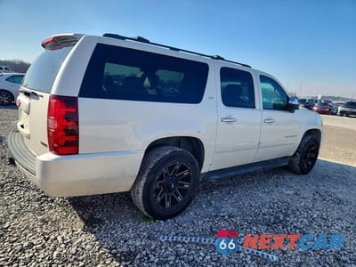 Trzecie zdjęcie samochodu z tyłu: 2011 CHEVROLET SUBURBAN K1500 LTZ VIN:1GNSKKE31BR329992 - miniatura