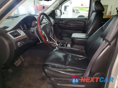 Zdjęcie 7 z 13 samochodu: 2007 CADILLAC ESCALADE ESV VIN:1GYFK66837R298225 - miniatura