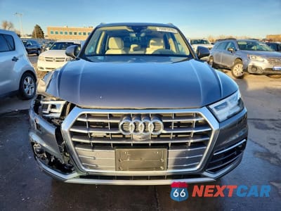 Piąte zdjęcie samochodu w środku: 2019 AUDI Q5 PRESTIGE VIN:WA1CNAFY6K2042966 - miniatura