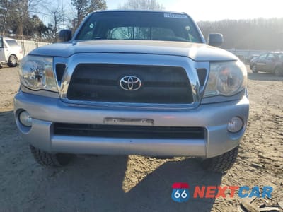 Piąte zdjęcie samochodu w środku: 2005 TOYOTA TACOMA ACCESS CAB VIN:5TEUU42N55Z125220 - miniatura