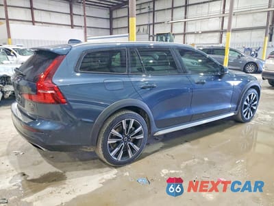 Trzecie zdjęcie samochodu z tyłu: 2020 VOLVO V60 CROSS COUNTRY T5 MOMENTUM VIN:YV4102WK1L1048787 - miniatura