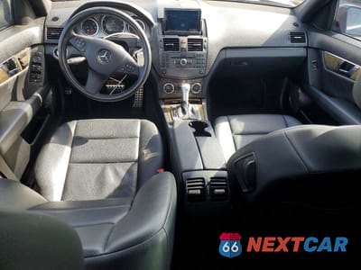 Zdjęcie 8 z 11 samochodu: 2010 MERCEDES-BENZ C 350 VIN:WDDGF5GB4AR109615 - miniatura