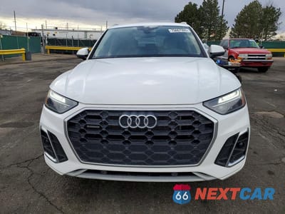 Piąte zdjęcie samochodu w środku: 2022 AUDI Q5 E PREMIUM 55 VIN:WA1G2AFY4N2020835 - miniatura