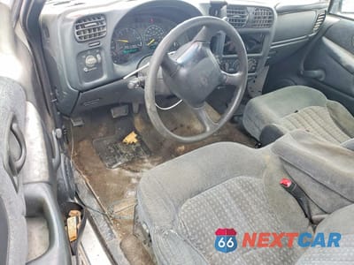 Zdjęcie 8 z 13 samochodu: 2000 CHEVROLET S TRUCK S10 VIN:1GCCS19W8Y8135972 - miniatura