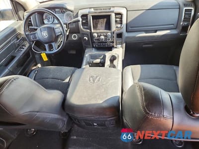 Zdjęcie 8 z 11 samochodu: 2018 RAM 2500 SLT VIN:3C6UR5ML8JG169664 - miniatura