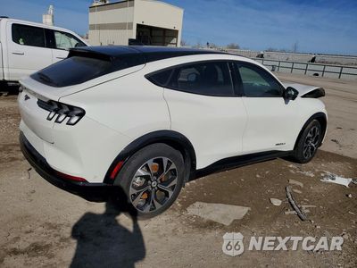 Trzecie zdjęcie samochodu z tyłu: 2023 FORD MUSTANG MACH-E PREMIUM VIN:3FMTK3R7XPMA85988 - miniatura