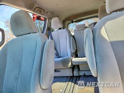 Zdjęcie 10 z 13 samochodu: 2011 TOYOTA SIENNA LE 8-PASSENGER VIN:5TDKK3DC3BS088244 - miniatura