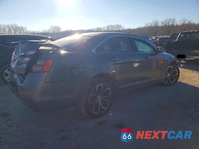 Trzecie zdjęcie samochodu z tyłu: 2016 FORD TAURUS SHO VIN:1FAHP2KTXGG141716 - miniatura