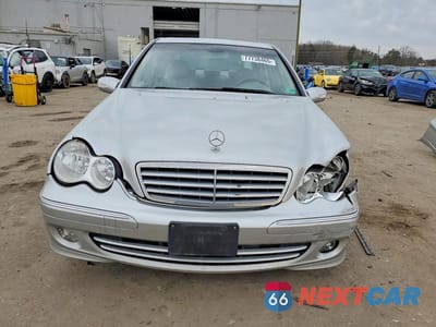 Piąte zdjęcie samochodu w środku: 2005 MERCEDES-BENZ C 240 VIN:WDBRF61J95A694090 - miniatura