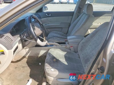 Zdjęcie 7 z 13 samochodu: 2006 HYUNDAI SONATA GL VIN:KMHET46C56A114435 - miniatura