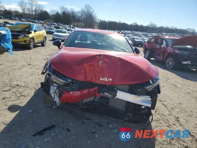 Piąte zdjęcie samochodu w środku: 2026 KIA K5 GT LINE VIN:KNAG64J74T5431137 - miniatura