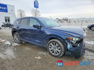 Czwarte zdjęcie samochodu z boku: 2023 MAZDA CX-5 SIGNATURE VIN:JM3KFBXYXP0122056 - miniatura