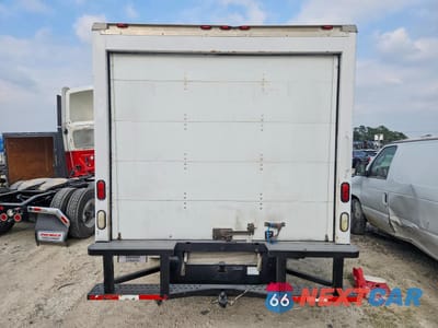 Zdjęcie 6 z 13 samochodu: 2005 FORD E350 BOX TRUCK VIN:1FDWE35L35HA70905 - miniatura