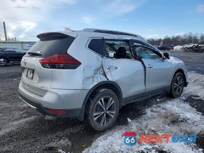 Trzecie zdjęcie samochodu z tyłu: 2019 NISSAN ROGUE SV VIN:5N1AT2MV4KC826604 - miniatura