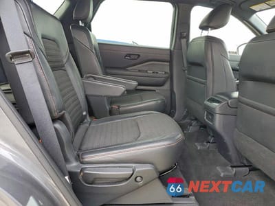 Zdjęcie 11 z 13 samochodu: 2024 NISSAN PATHFINDER ROCK CREEK VIN:5N1DR3BD1RC305927 - miniatura