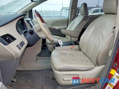 Zdjęcie 7 z 14 samochodu: 2011 TOYOTA SIENNA XLE VIN:5TDDK3DC8BS023818 - miniatura