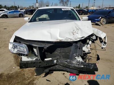 Piąte zdjęcie samochodu w środku: 2021 CHRYSLER 300 TOURING VIN:2C3CCAAG7MH609310 - miniatura