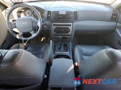 Zdjęcie 8 z 13 samochodu: 2005 JEEP GRAND CHEROKEE LAREDO VIN:1J4GR48KX5C646762 - miniatura