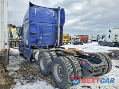 Trzecie zdjęcie samochodu z tyłu: 2024 VOLVO VNL SEMI TRUCK VIN:4V4NC9EH3RN633080 - miniatura