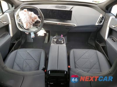 Zdjęcie 8 z 11 samochodu: 2025 BMW IX XDRIVE50 VIN:WB523CF01SCU45918 - miniatura