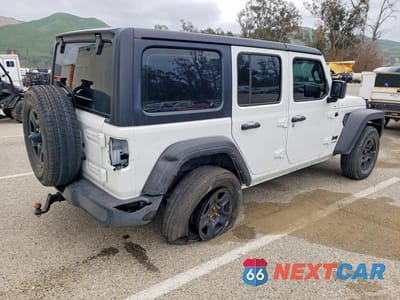 Trzecie zdjęcie samochodu z tyłu: 2022 JEEP WRANGLER UNLIMITED SPORT VIN:1C4HJXDN4NW195670 - miniatura