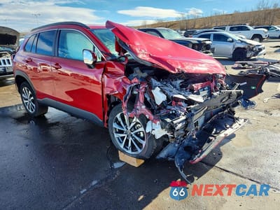 Czwarte zdjęcie samochodu z boku: 2022 TOYOTA COROLLA CROSS XLE VIN:7MUDAABG8NV038438 - miniatura