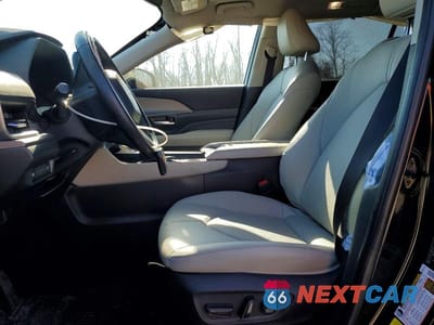 Zdjęcie 7 z 12 samochodu: 2024 TOYOTA GRAND HIGHLANDER XLE VIN:5TDAAAB54RS012890 - miniatura