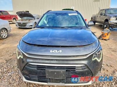 Piąte zdjęcie samochodu w środku: 2024 KIA NIRO EX TOURING VIN:KNDCR3LE0R5142599 - miniatura