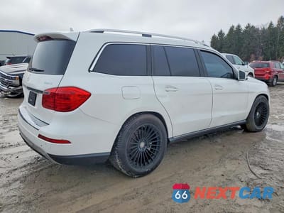 Trzecie zdjęcie samochodu z tyłu: 2016 MERCEDES-BENZ GL 450 4MATIC VIN:4JGDF6EE0GA644122 - miniatura
