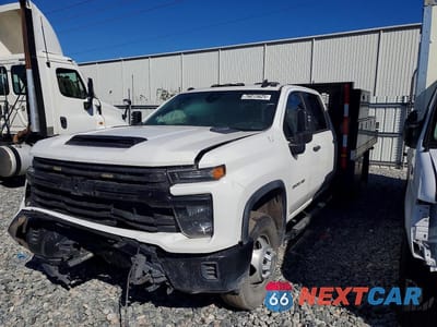 2024 CHEVROLET SILVERADO FLATBED TRUCK 1GB4YSE74RF191450 - główne zdjęcie licytacji z USA - miniatura