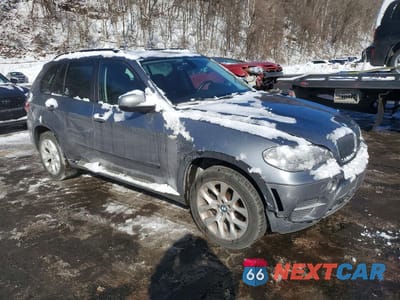Czwarte zdjęcie samochodu z boku: 2012 BMW X5 XDRIVE35I VIN:5UXZV4C51CL756882 - miniatura