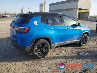 Trzecie zdjęcie samochodu z tyłu: 2021 JEEP COMPASS LATITUDE VIN:3C4NJCBBXMT505409 - miniatura