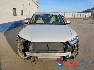 Piąte zdjęcie samochodu w środku: 2020 AUDI Q5 PREMIUM PLUS VIN:WA1BNAFY2L2067540 - miniatura