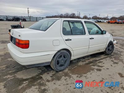 Trzecie zdjęcie samochodu z tyłu: 1998 VOLKSWAGEN JETTA GL VIN:3VWRA81H7WM209052 - miniatura